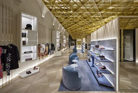 Versace opens a store in Florence 